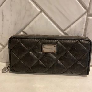 Michael Kors gray quilted patent leather wallet